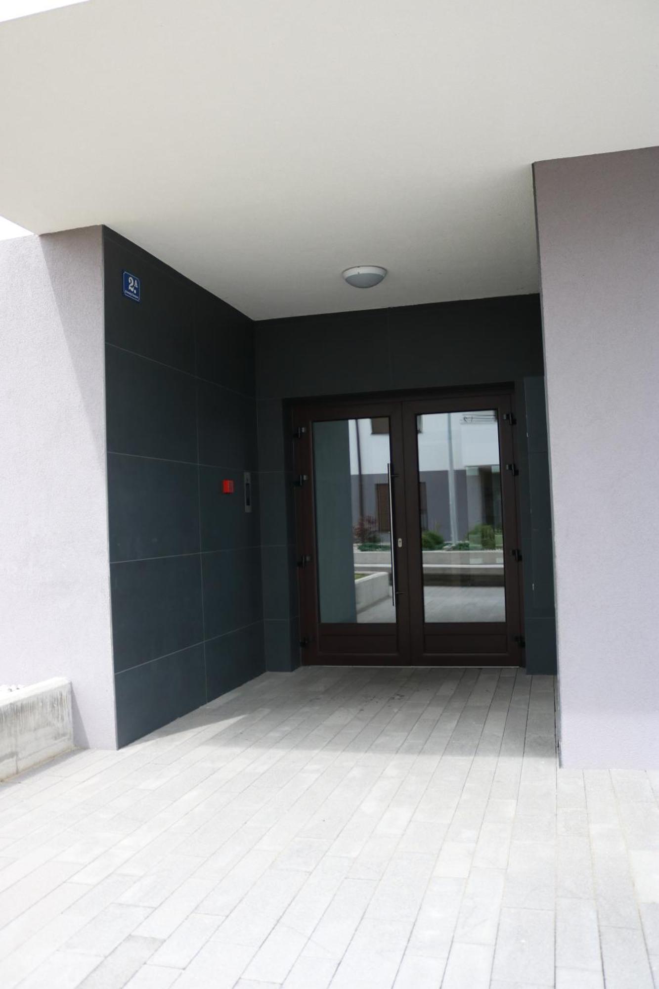 Apartment Queen Karlovac Ngoại thất bức ảnh